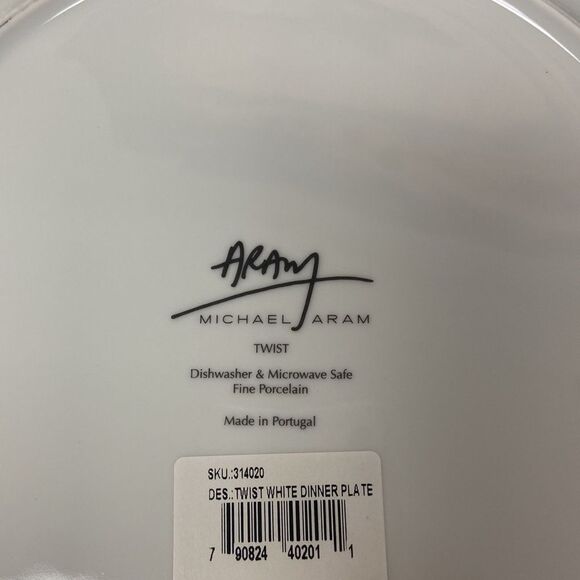 Michael ARAM Twist Dinner Plate - Picture 4 of 4